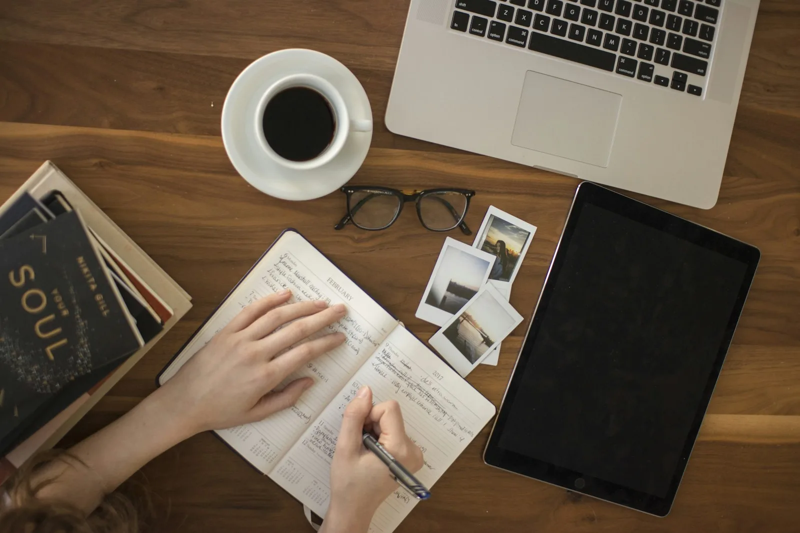 شهاداتك المهنية: كيف تعرضها بذكاء في سيرتك وLinkedIn